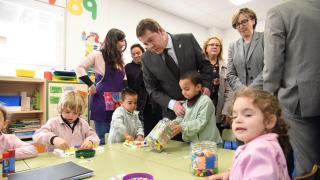 García-Page plantea climatizar las aulas en Castilla-La Mancha contra el calor