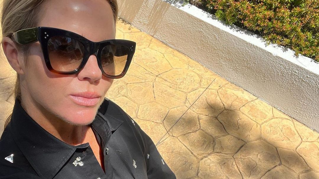 Imágenes del día: el conjunto de 410 euros con el que Amelia Bono está arrasando