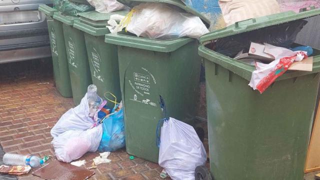 Contenedores de basura.