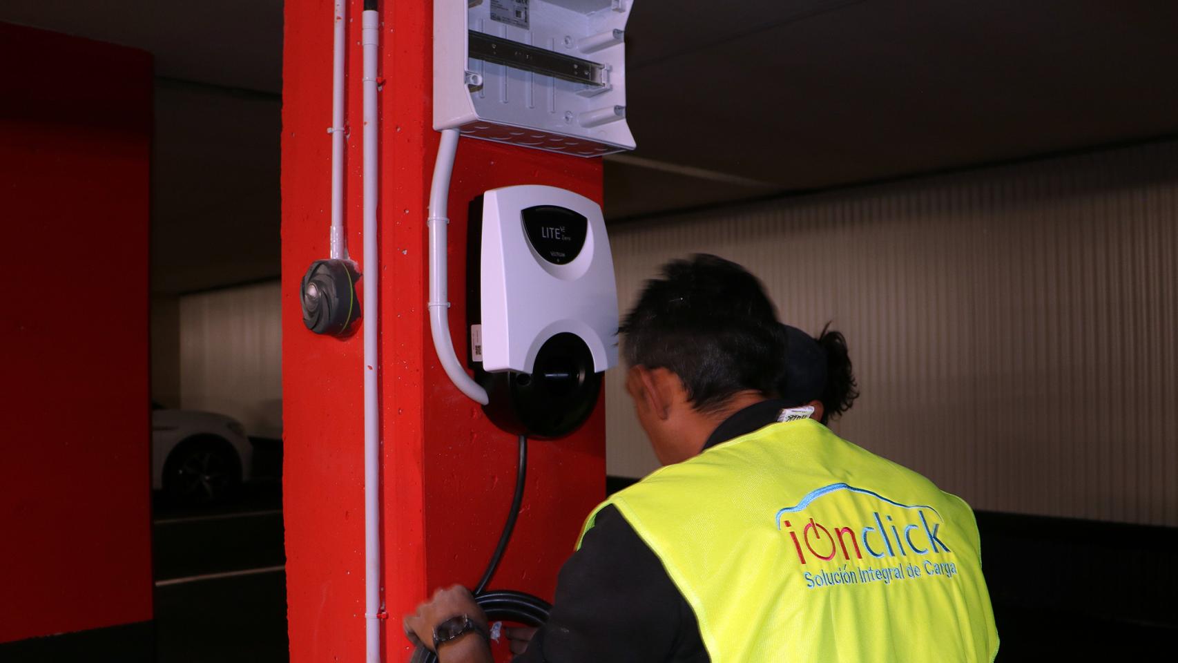 Instalación de punto de recarga de coche eléctrico