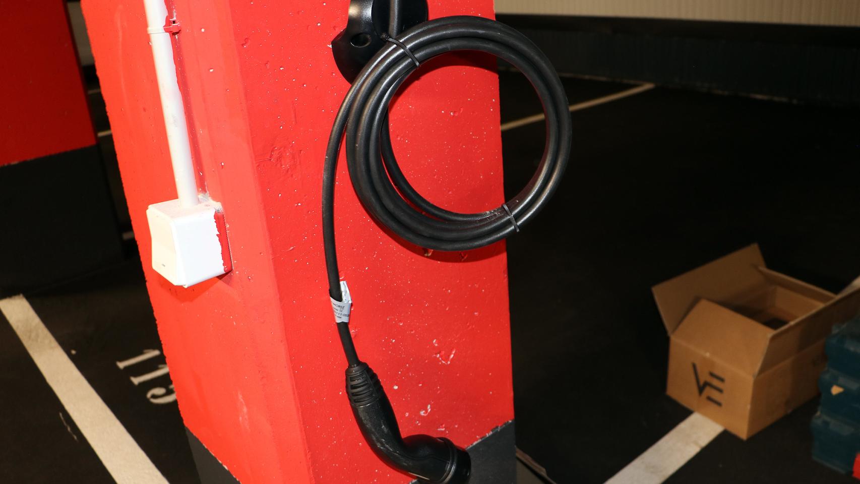 Instalación de punto de recarga de coche eléctrico