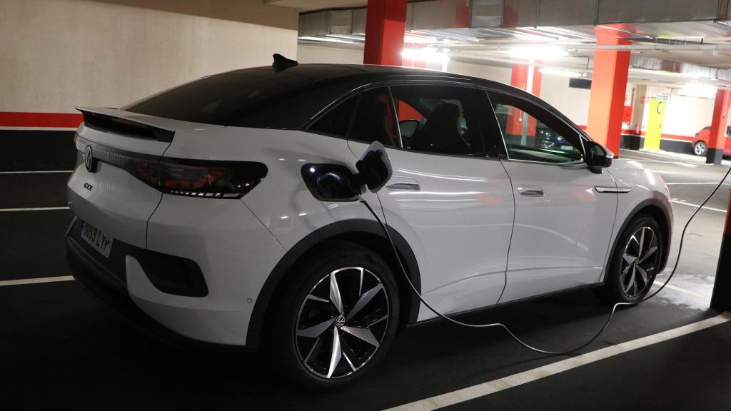 Instalación de punto de recarga de coche eléctrico