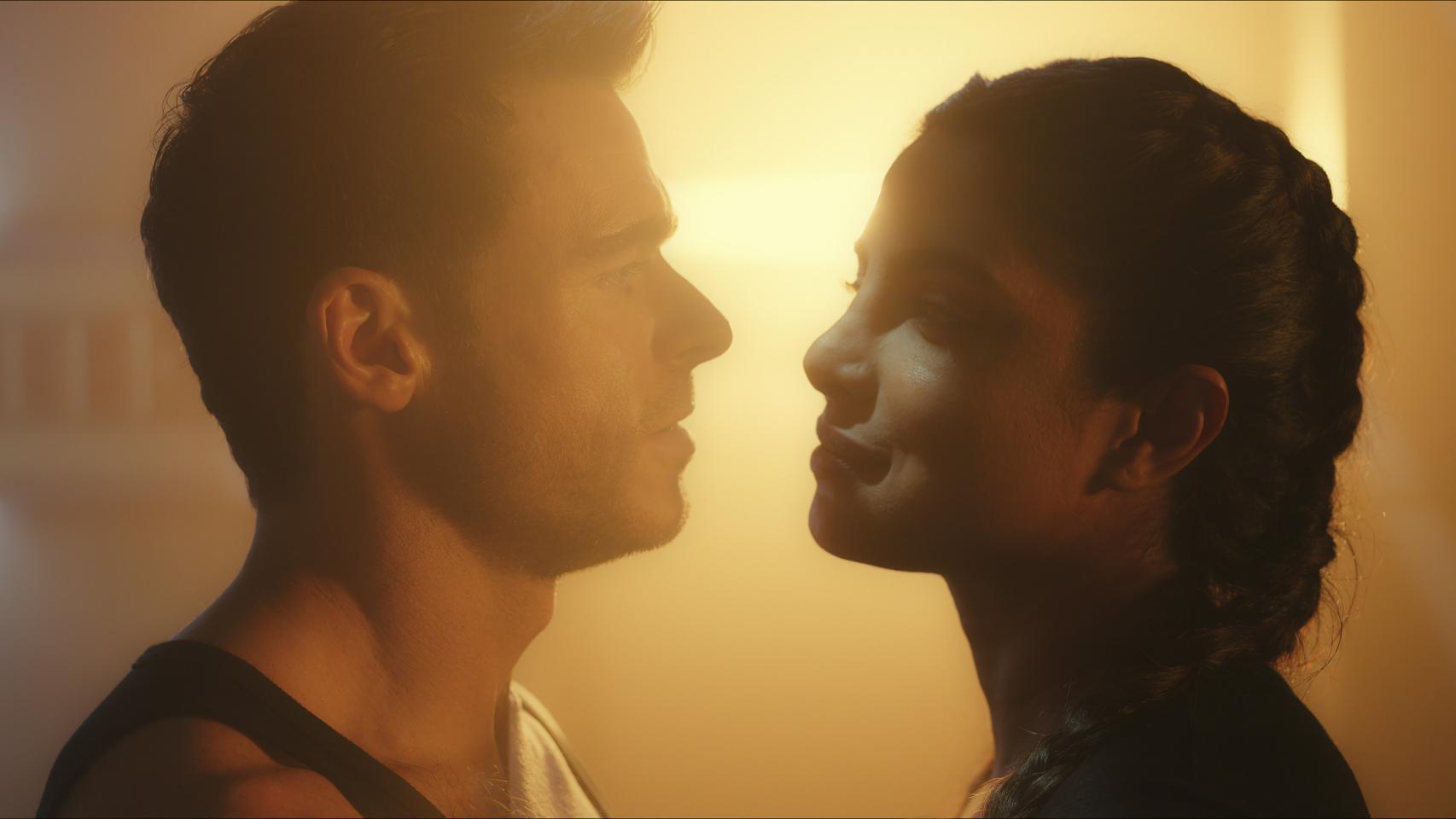 Richard Madden y Priyanka Chopra Jonas protagonizan 'Citadel'.