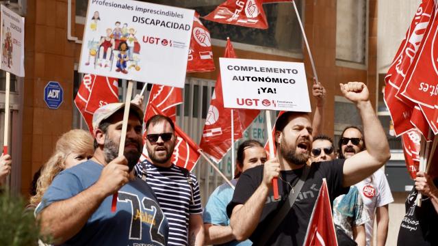 Imagen de la concentración de trabajadores de los centros de Atención a la Discapacidad