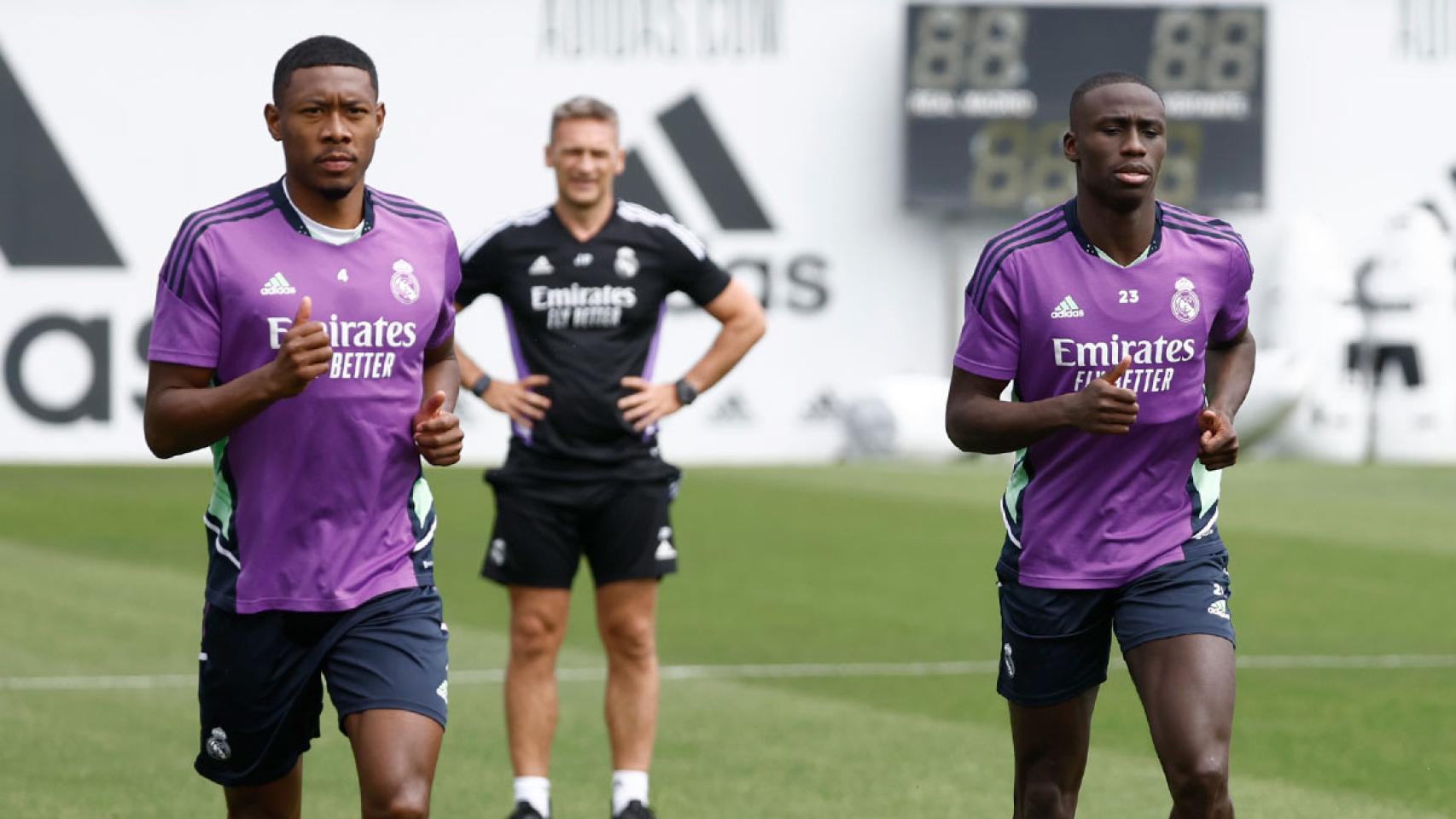 Alaba y Ferland Mendy entrenando en Valdebebas
