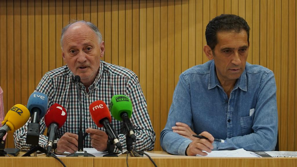Los secretarios generales de UGT y CCOO en Castilla y León, Faustino Temprano y Vicente Andrés, durante su rueda de prensa de este jueves.