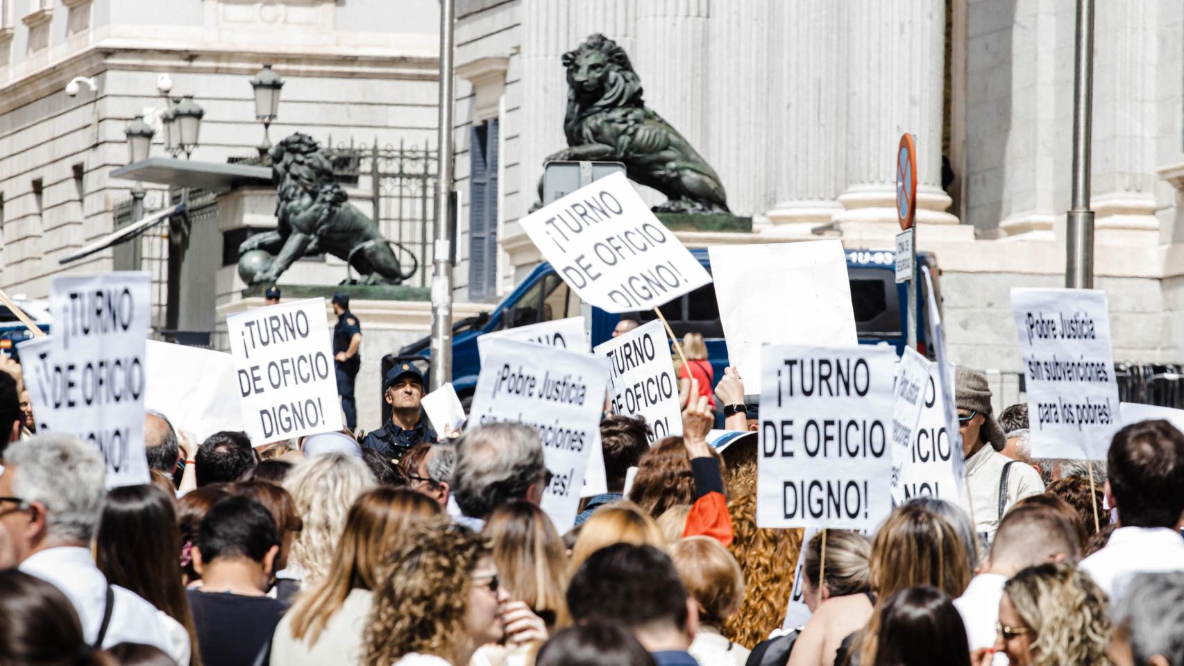 Protesta de los abogados de oficio.
