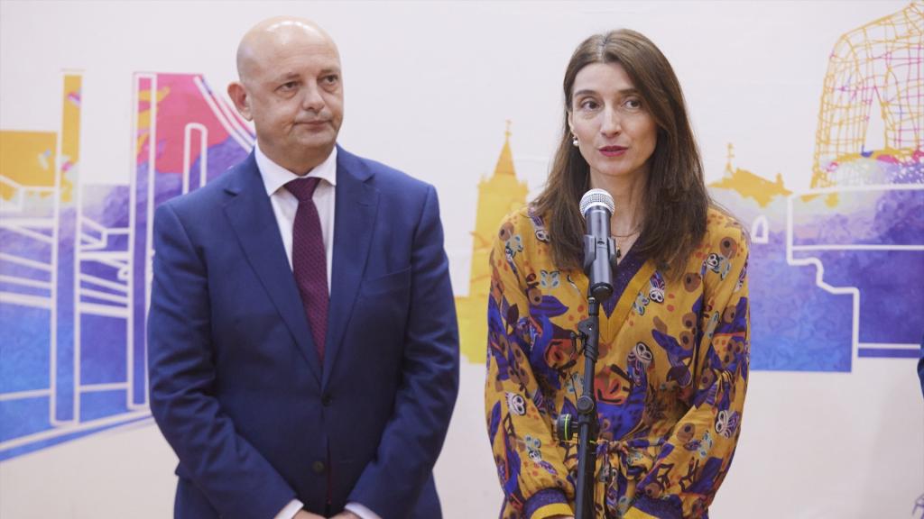 Llop hoy con el alcalde de Dos Hermanas, de nuevo en la provincia de Sevilla tras visitar el lunes la Feria de Abril./