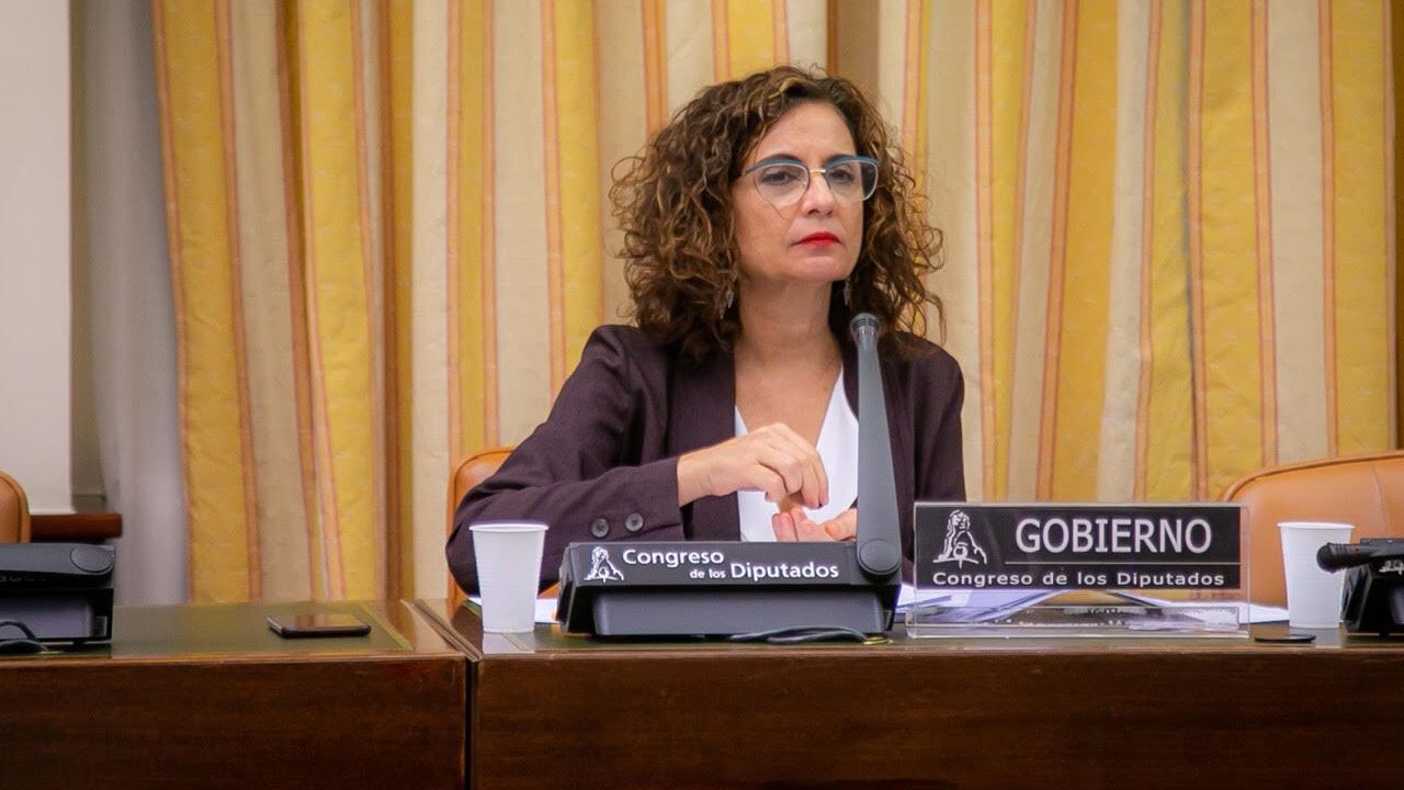 La ministra de Hacienda y portavoz del Gobierno, María Jesús Montero, durante su comparecencia en la Comisión de Hacienda del Congreso.