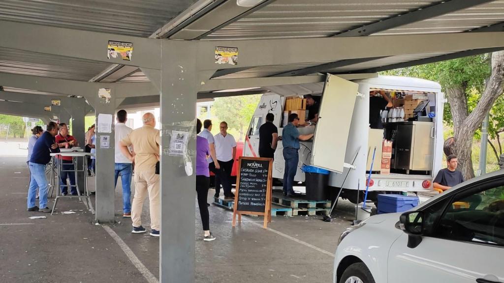 El 'food truck' de la bolsa de taxis de la T4.