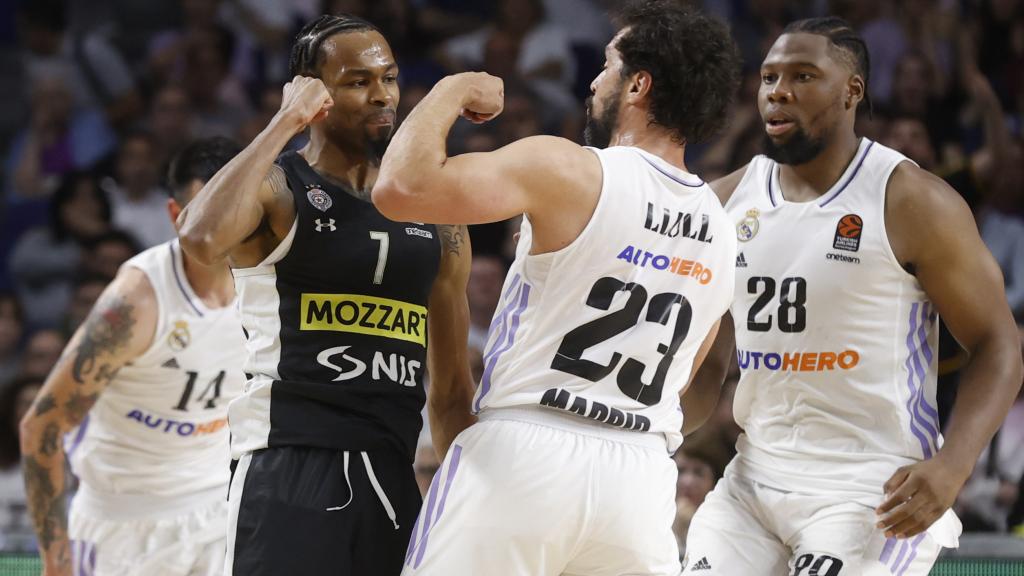 Llull y Punter, con los puños en alto.