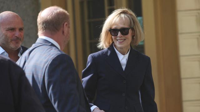 E. Jean Carroll llegando al juzgado.