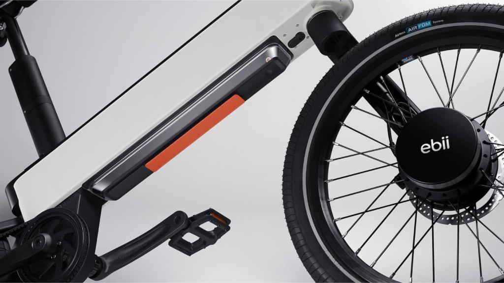 El centro de control y la batería de ebii, la bicicleta eléctrica de Acer