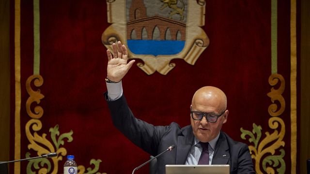 El presidente de la Diputación y del PP de Ourense, Manuel Baltar, durante un pleno.