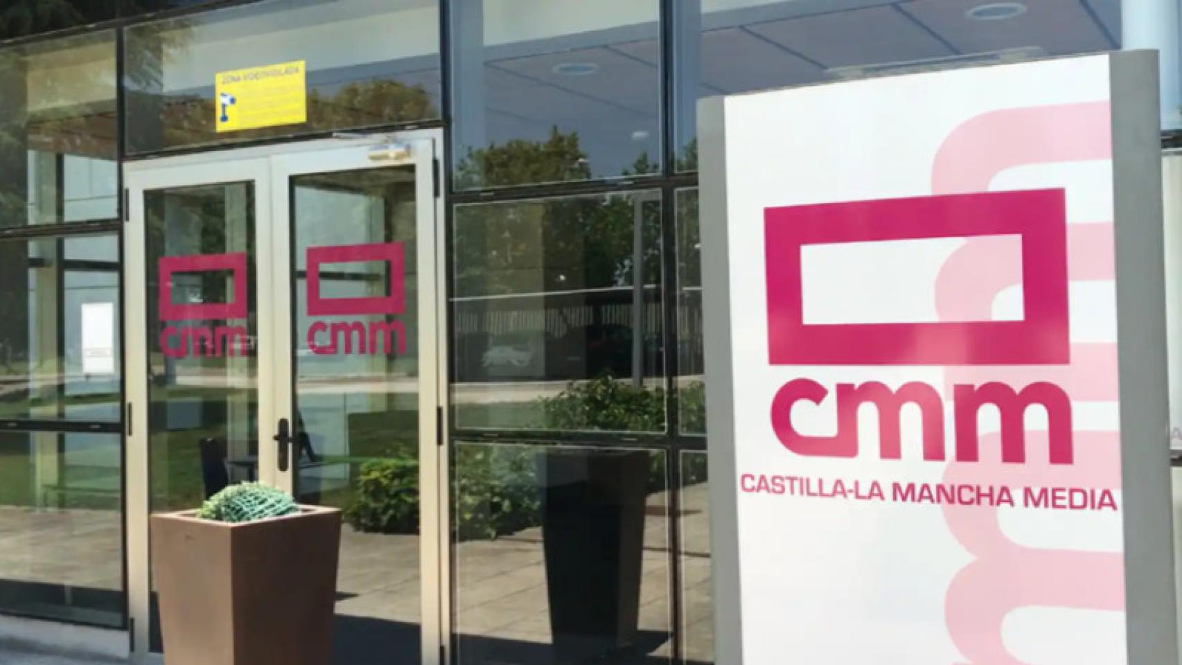 CMM.