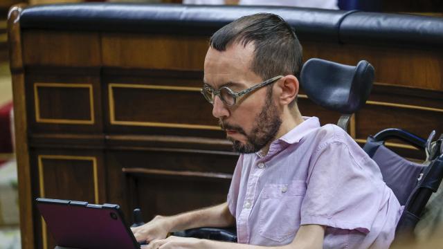 Echenique, durante una sesión en el Congreso de los diputados