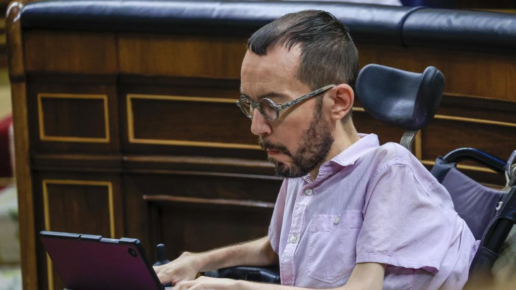 Echenique, durante una sesión en el Congreso de los diputados