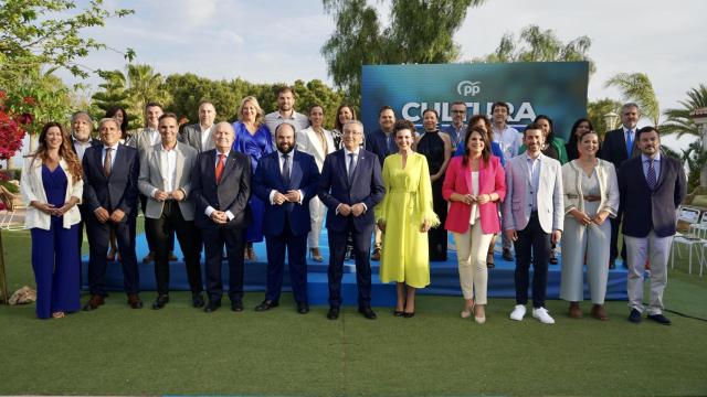 Salado acompañado de su equipo en Rincón de la Victoria.