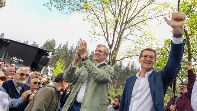 Alfonso Rueda junto a Alberto Núñez Feijóo en un acto en O Pino (A Coruña).
