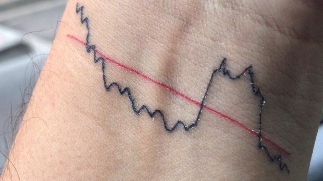 Imagen que el secretario autonómico ha colgado en Twitter con el tatuaje.