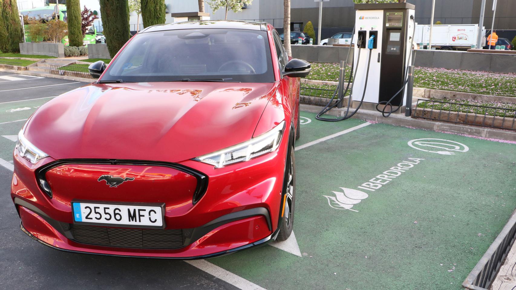 Prueba del Ford Mustang Mach-e con la versión de 350 CV y 98 kWh de batería.