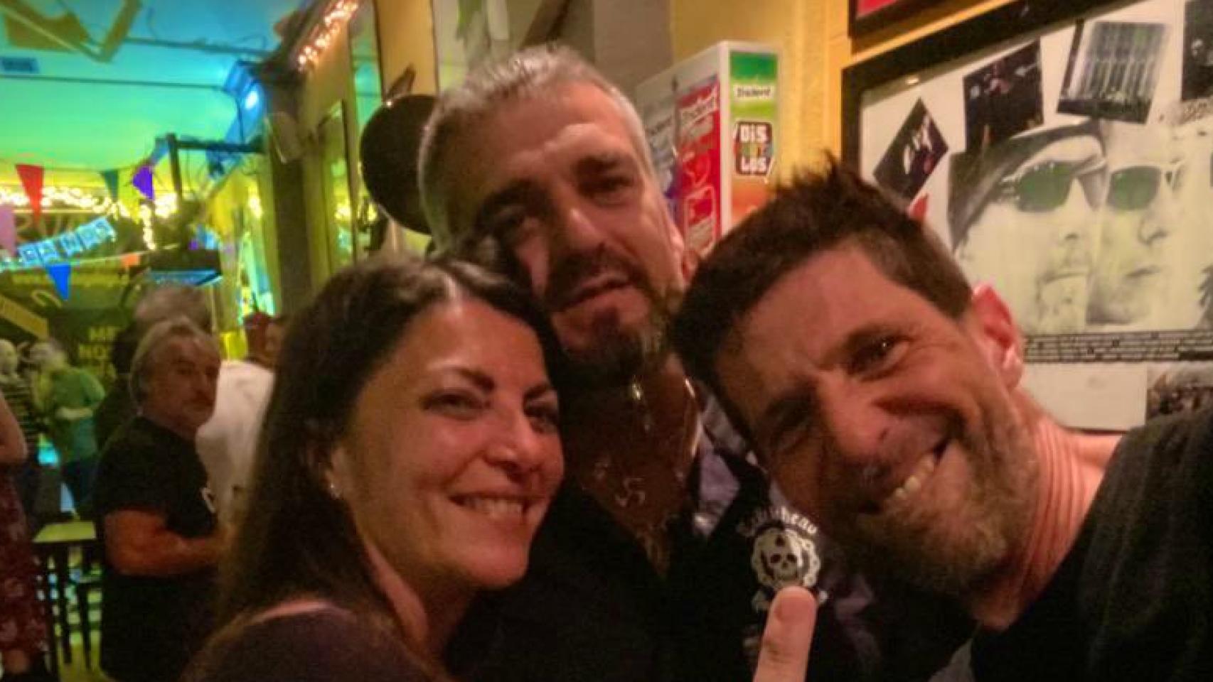 Macarena Olona junto a Basilio y a David Romero.