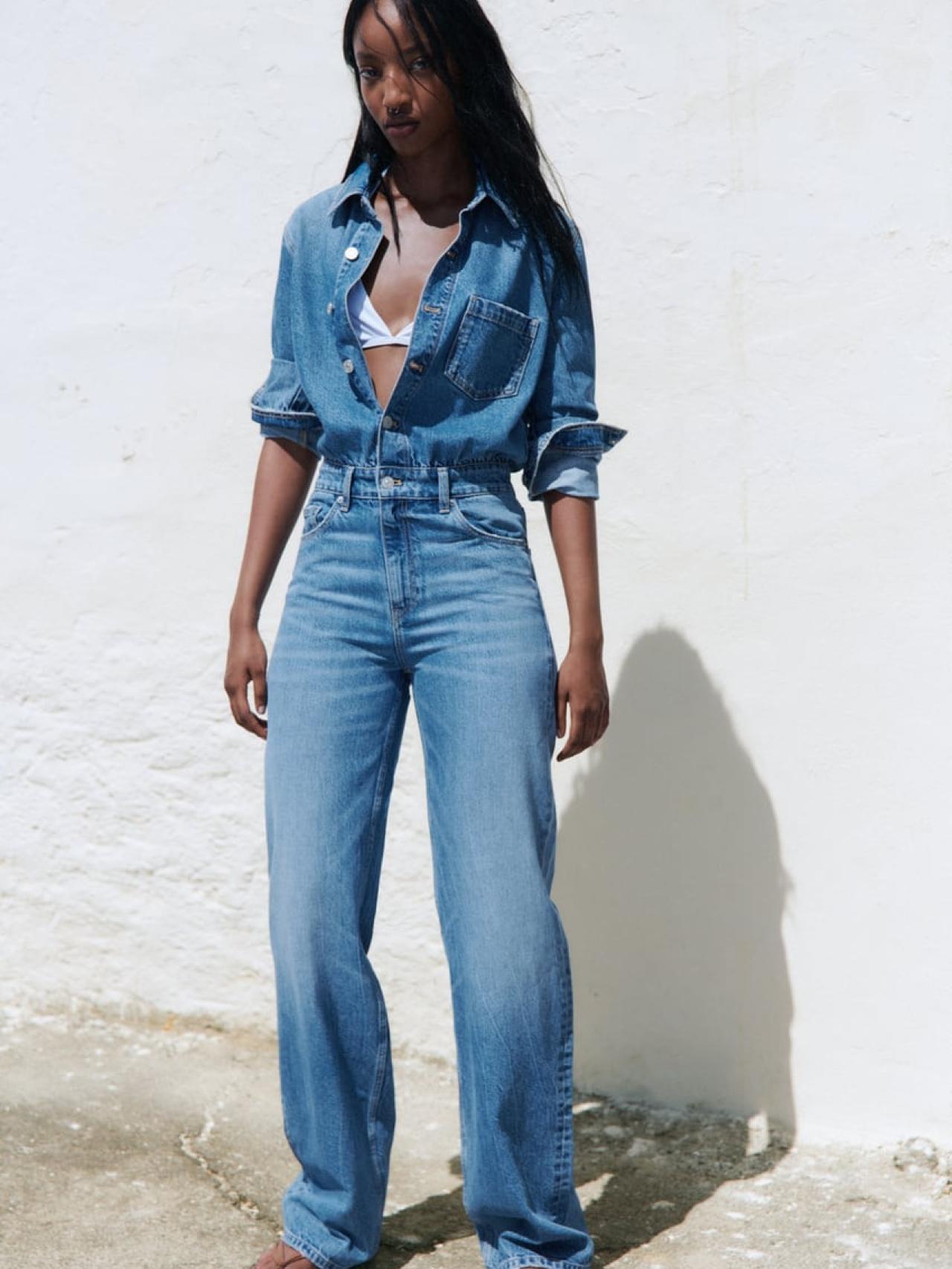 Mono denim de Zara.