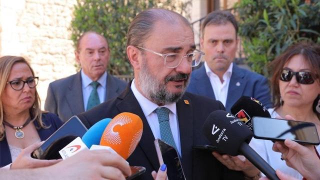 El presidente de aragón, Javier Lambán, este martes en la localidad turolense de Andorra.