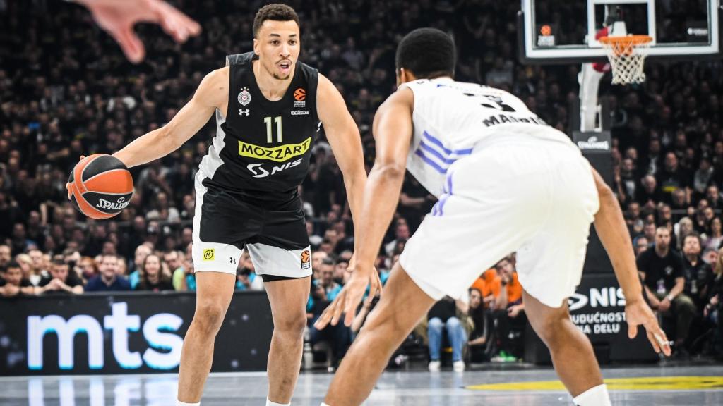 Exum, en un ataque ante el Real Madrid.