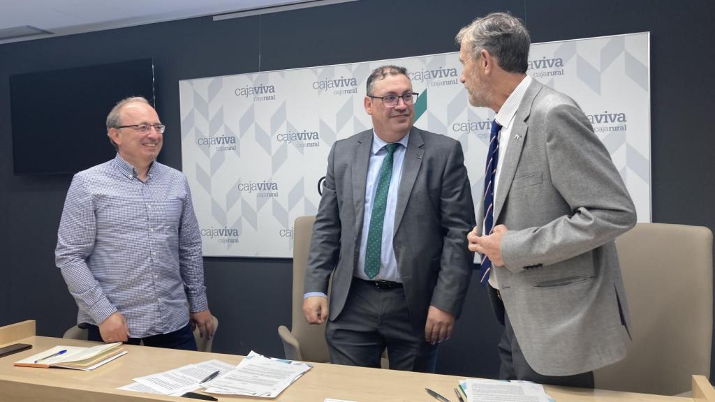 Firma del convenio entre la Fundación Caja Rural y la UBU