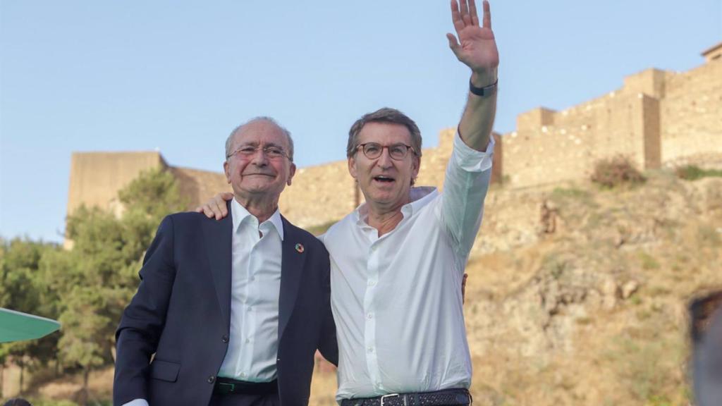 Núñez Feijóo, junto a De la Torre, en un acto previo a las elecciones andaluzas del 19-J.