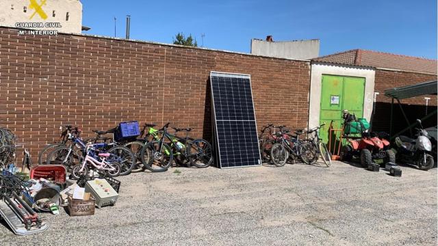 Los objetos robados que ha podido recuperar la Guardia Civil.