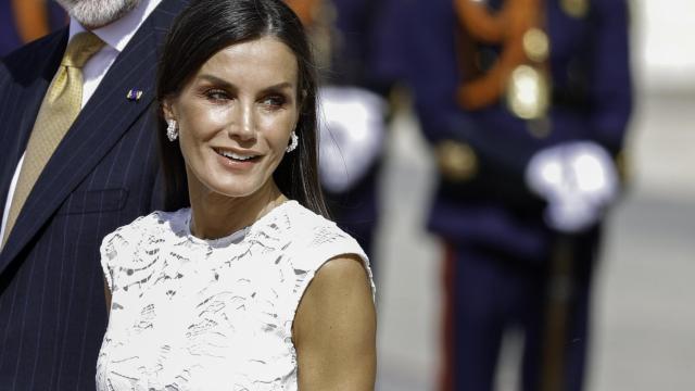 La reina Letizia llegando al acto de recibimiento, este miércoles 3 de mayo, en el Palacio Real de Madrid.