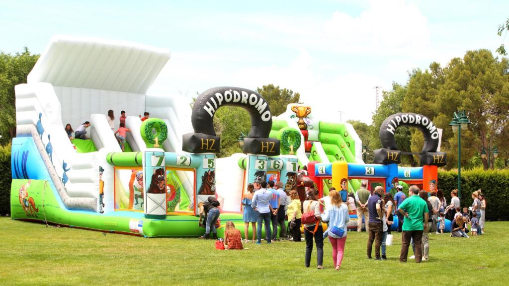 Castillos hinchables del hipódromo.