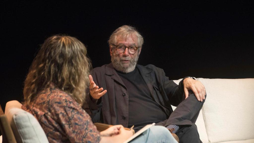 Antonio Muñoz Molina entrevistado por Laura Fernández. Foto: David Arquimbau Sintes