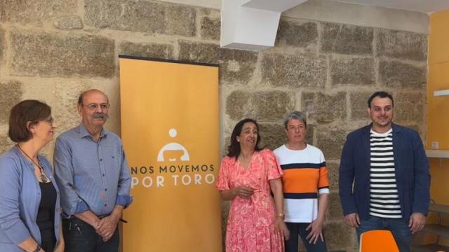 Ángeles Medina, Ruth Martín, Loren Prieto y José Luis Martín, junto a Tomás del Bien