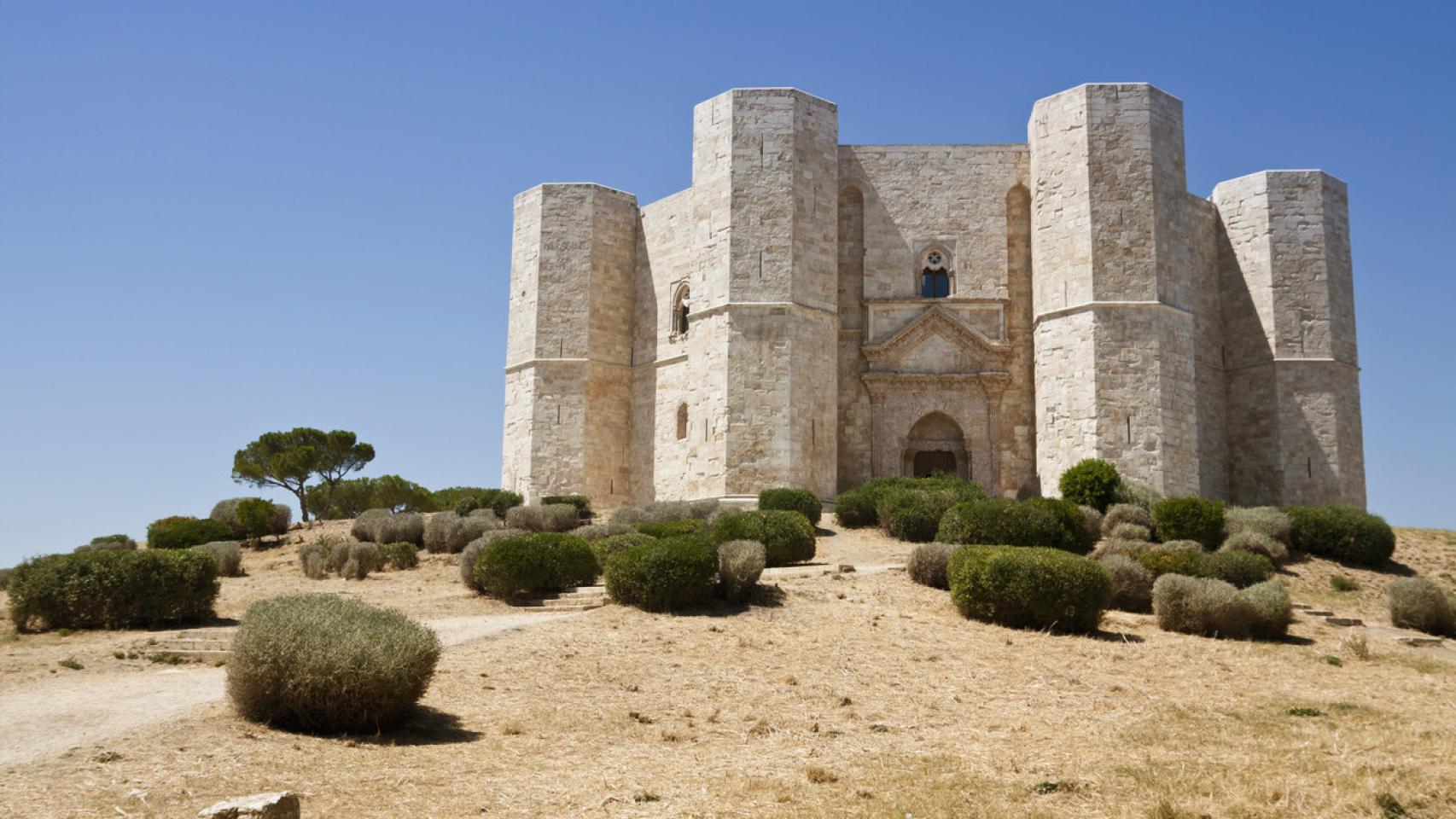 Este castillo es único en el mundo: tiene forma octogonal