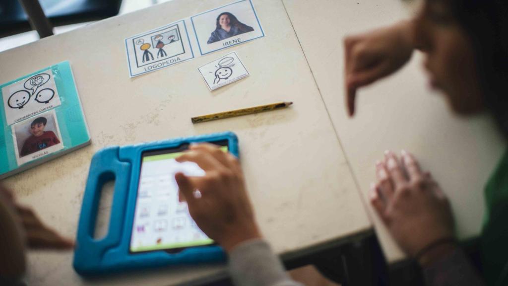 Una de las clases con la logopeda.