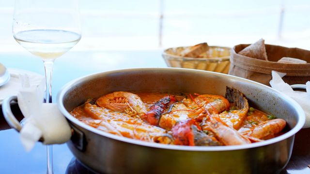 Arroz de mariscos, foto de archivo.