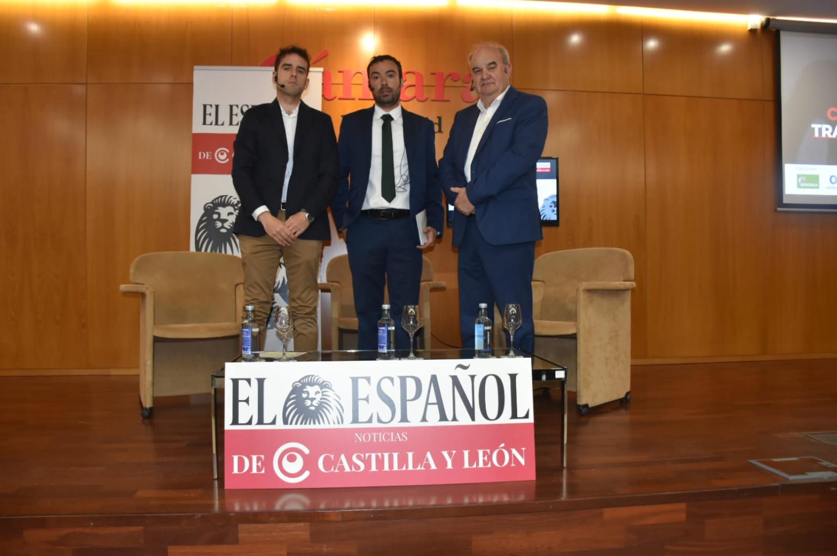 Andrés Hernando, CEO y fundador de Hiperbaric, y Javier Robador, gerente de la Asociación H2CYL, durante su participación en el foro 'El liderazgo de Castilla y León en la transición energética', organizado por EL ESPAÑOL - Noticias de Castilla y León