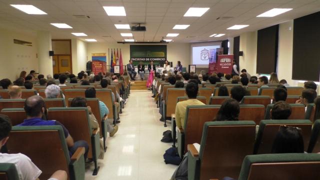 Otro acto taurino en la Facultad de Comercio de Valladolid