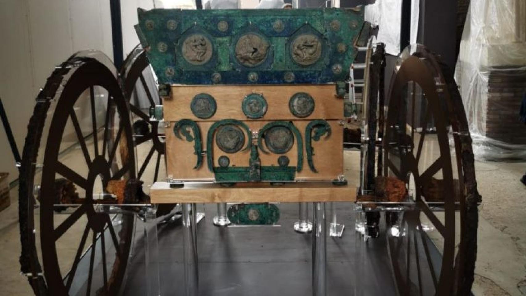 Restauración del carro descubierto en Pompeya. Foto: Parque Arqueológico de Pompeya