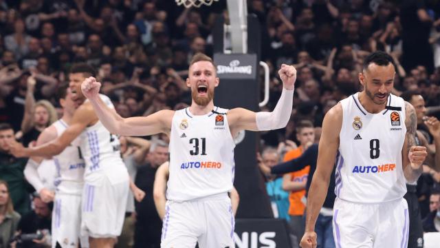 Musa y Hanga celebran la victoria ante el Partizán.