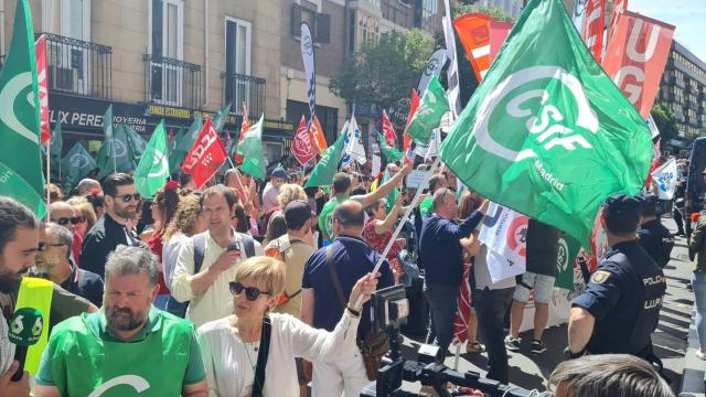 Concentración de los funcionarios de Justicia ante el Ministerio.