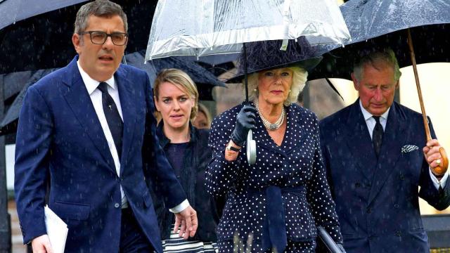 Uno de los memes de Bolaños junto a Carlos y Camila.