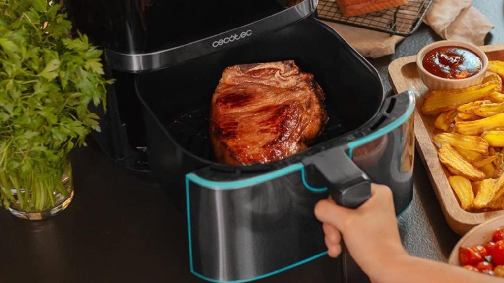 ¡Ofertón! La freidora de aire top ventas de Cecotec ahora con más de un 50% de descuento