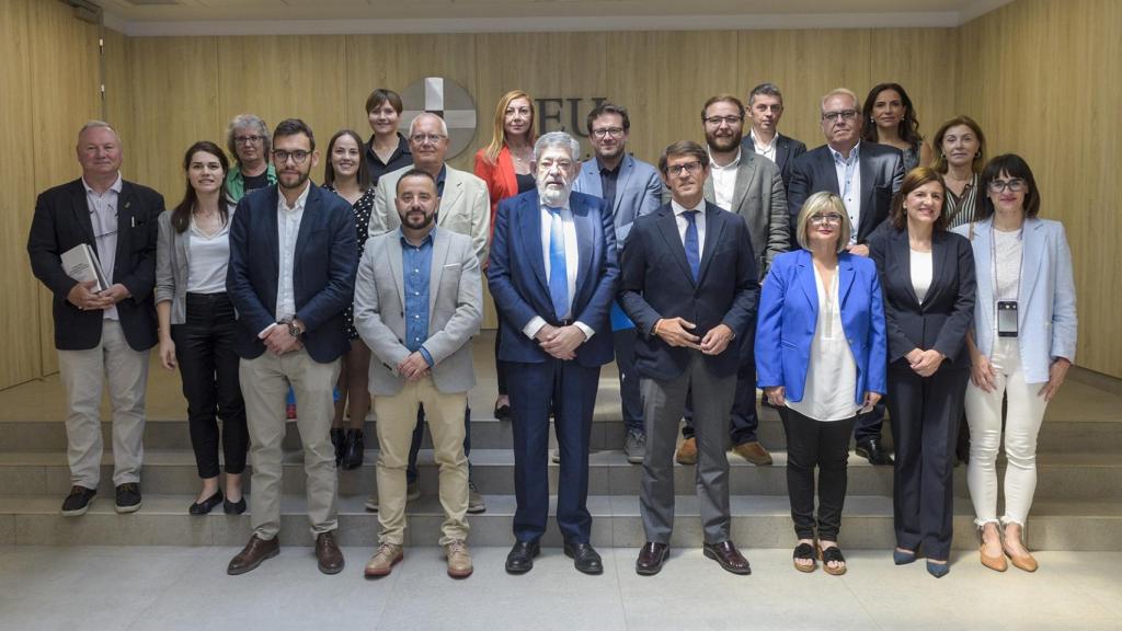 Los responsables políticos recogen los reconocimientos a los más transparentes.