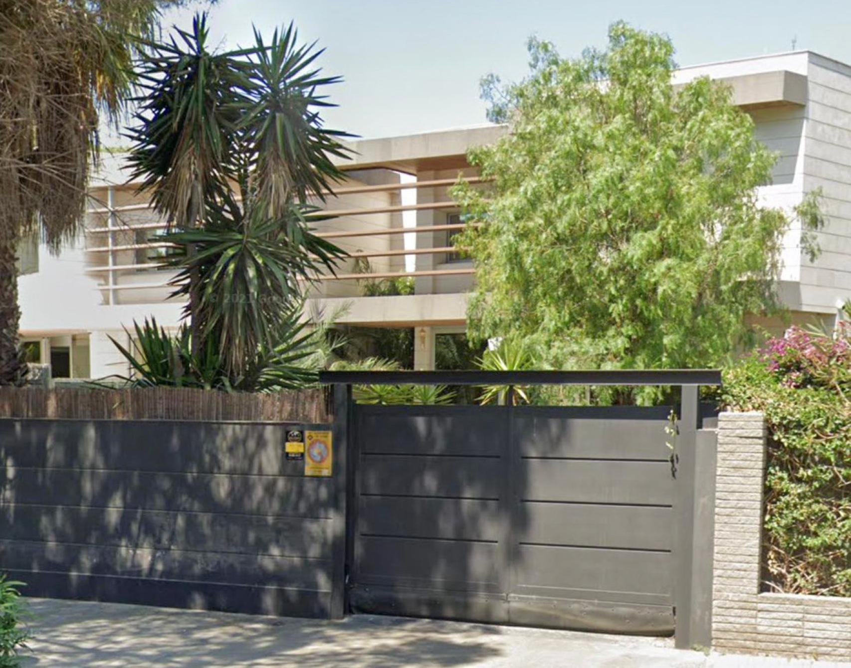Esta es la vivienda de Sitges de la que tuvo que salir huyendo el disidente Anatoli Fursov debido al acoso de los federales rusos. Cedida a El Español