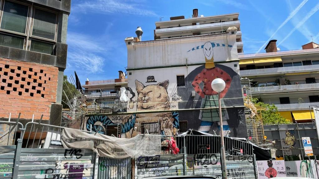 Barricadas en el perímetro del CSO La Runia.