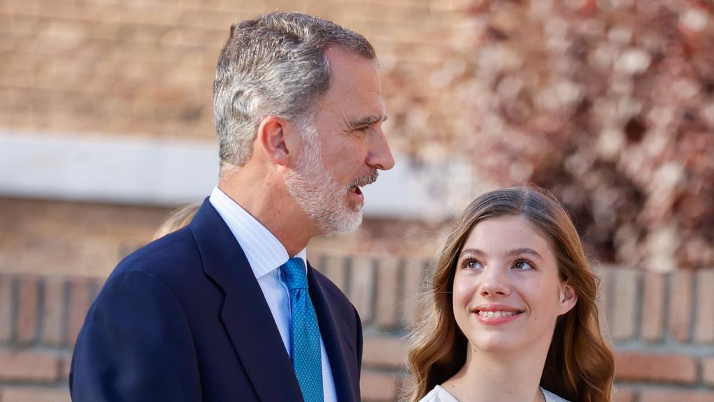 Felipe VI y su hija menor, la infanta Sofía, en los premios de la Fundación Princesa de Girona, en julio de 2022.